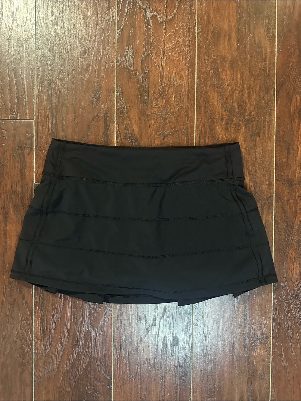 Lululemon Pace Rival Skirt Size 6  (Regular)
* 4-way Stretch 13" Black